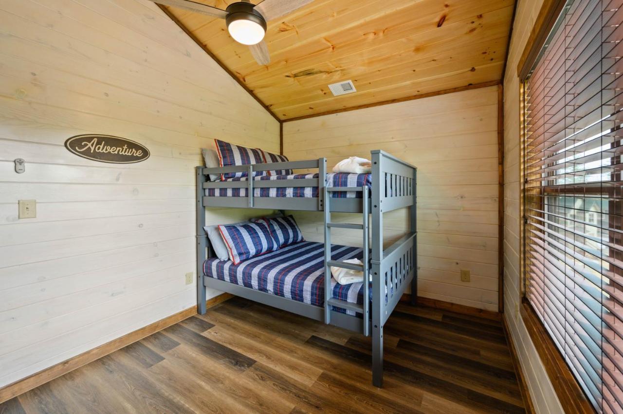 Osprey Nest Cottage Modern New Cabin Pigeon Forge Exterior photo